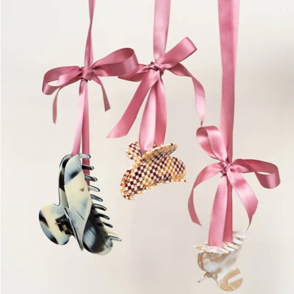 Clips & Bows (unlisted) LIVE Poshmark show listing